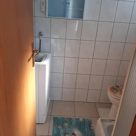 Impeccable 2-Bed Apartment In Zaton شقة
