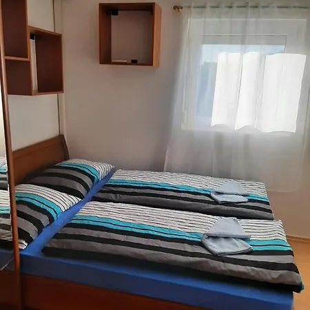 Impeccable 2-Bed Apartment In Zaton شقة *