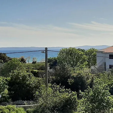 Impeccable 2-Bed Apartment In Zaton *